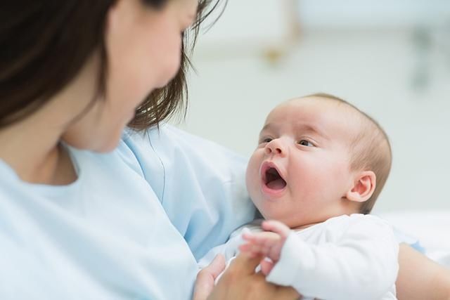 奶粉|为啥提倡母乳喂养？其营养价值及来带的好处，对妈妈和宝宝都有利