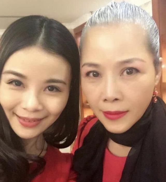 田震参加节目被问:你怎么评价那英?“她不配”!杨坤公开不服气