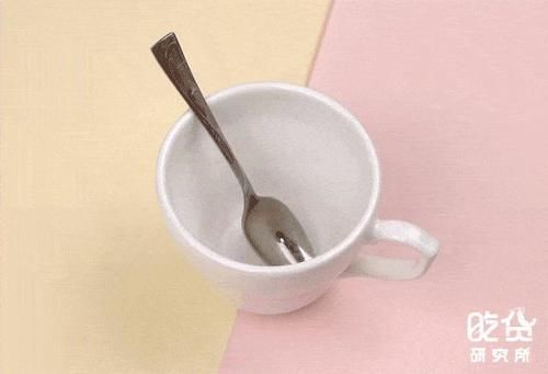 你们都喝多少钱一杯的奶茶啊?我喝 5 块的