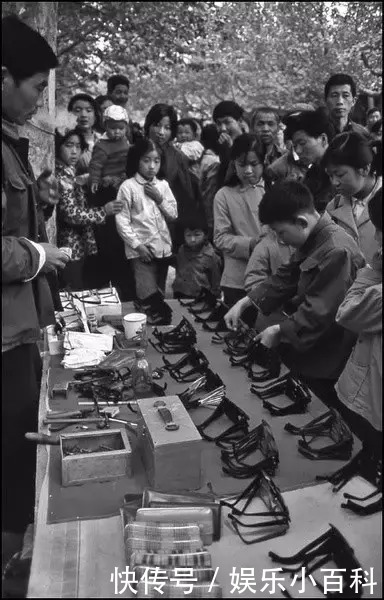 再也|30张老照片带你穿越回70年代,重温那些再也回不去的旧时光