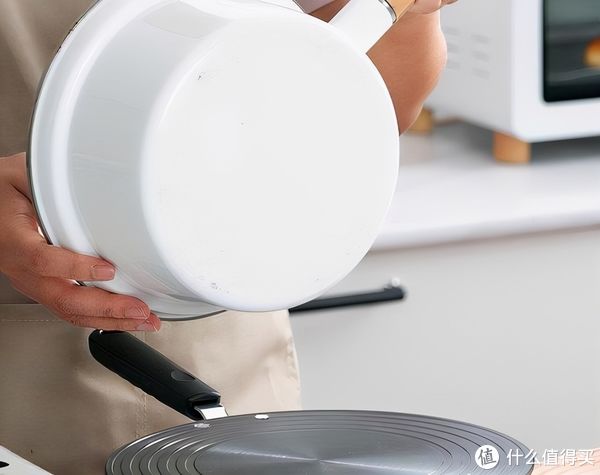 吊灯|建议大家:不管再节俭,这7件旧东西该扔就扔,一点都不用心疼