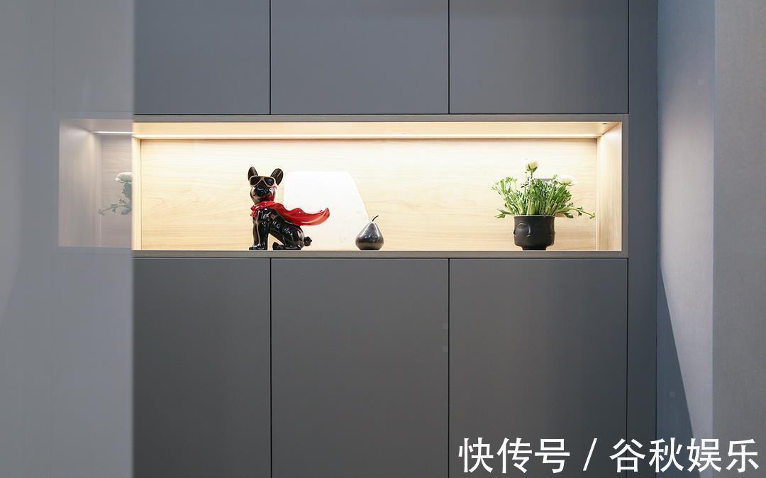 衣帽间|单身女青年的家,客厅选择超大电视机,让客厅瞬间变成影音室