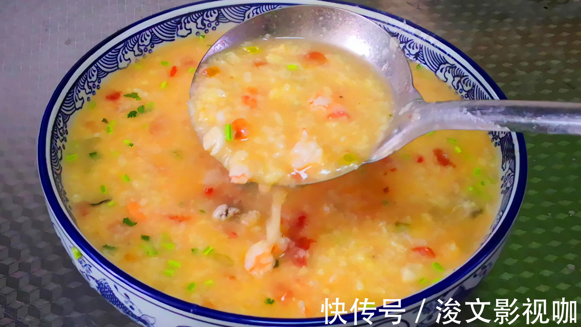 晓峰|做疙瘩汤我有妙招，不用一滴水做的疙瘩又小又匀，孩子喝了两大碗