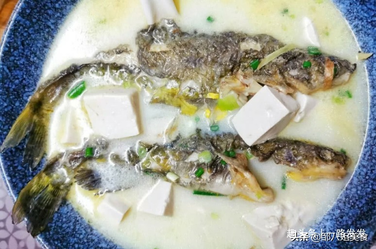 正确做法|秋天多给孩子炖鱼汤,补营养防秋燥,教您正确做法,肉嫩汤鲜!