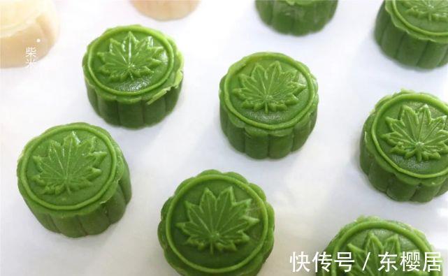 中秋节月饼，不用烤箱也能做，蒸一蒸，细腻滋润更好吃