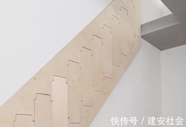 拼图|德国发明拼图折叠楼梯,能像纸一样贴在墙上