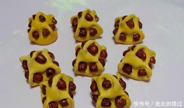 南瓜馒头这样蒸,又香又软抢着吃,时间短口感好,全家都喜欢