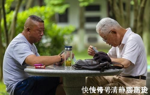 血管|58岁男子,甘油三酯从20到1.7,专家:一种食物经常吃,血管自清