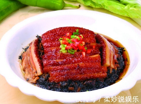 大厨教你正宗扣肉做法,肥而不腻,看得直流口水,在家就能自己做