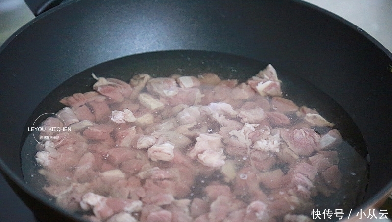 简单好做的懒人焖饭,一锅菜、肉、饭全有,下班再不用愁吃什么