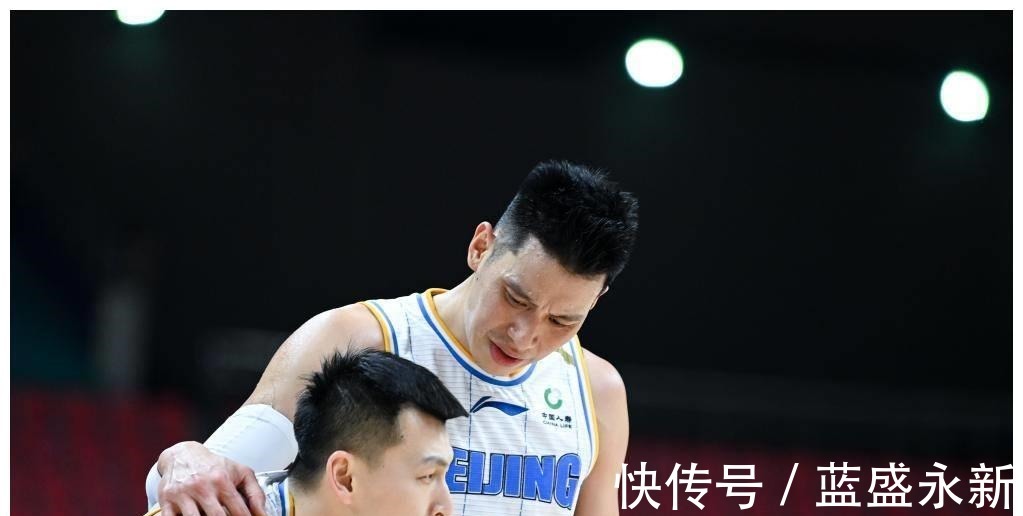 北京首钢|组图深圳马可波罗胜北京首钢 林书豪在比赛中安慰田宇翔!