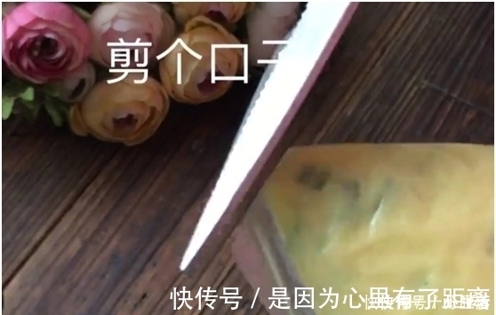 厨妹|不用揉面2分钟就做一锅，比买的炸薯条还好吃，加俩鸡蛋个个香嫩