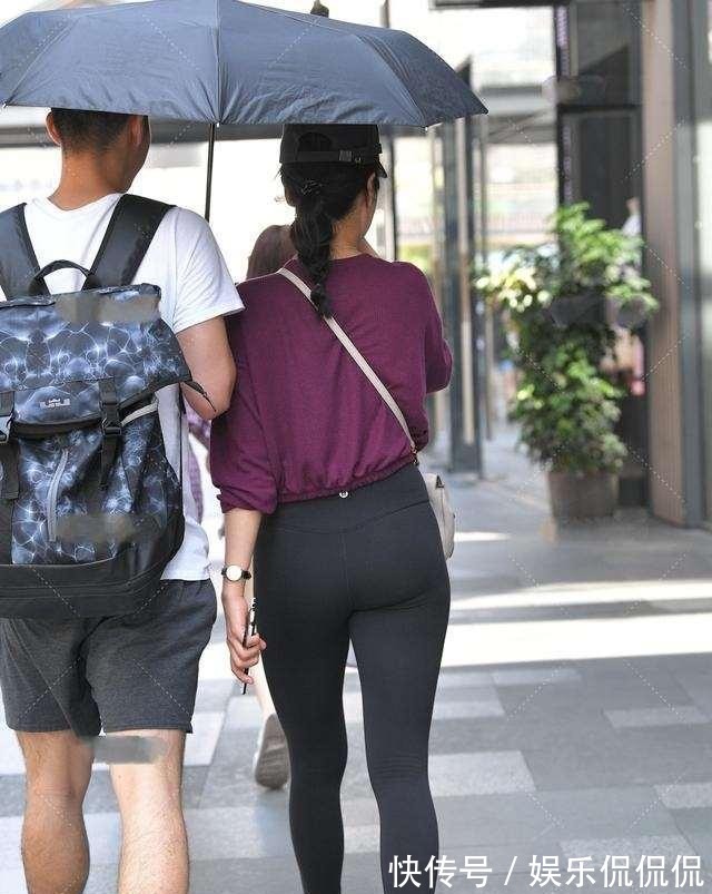 先锋|黑色打底裤的穿搭也可以先锋有个性,纯净而明媚,又有优雅时尚风