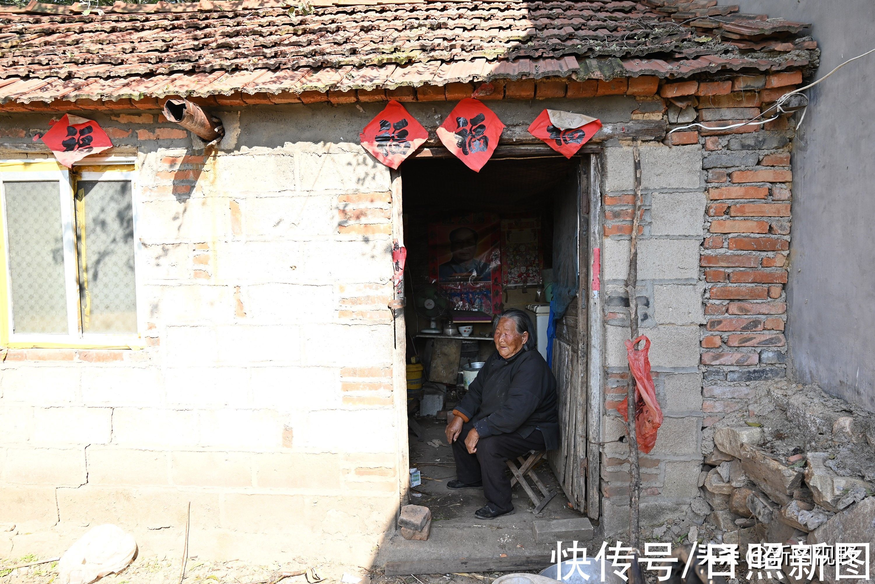 长寿|100岁奶奶,饭前习惯特殊,至今满头黑发,看长寿秘诀是啥