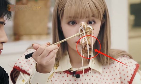 麦迪娜的婆婆偷吃鸡腿，姜潮一脸茫然，节目组也救不了场！