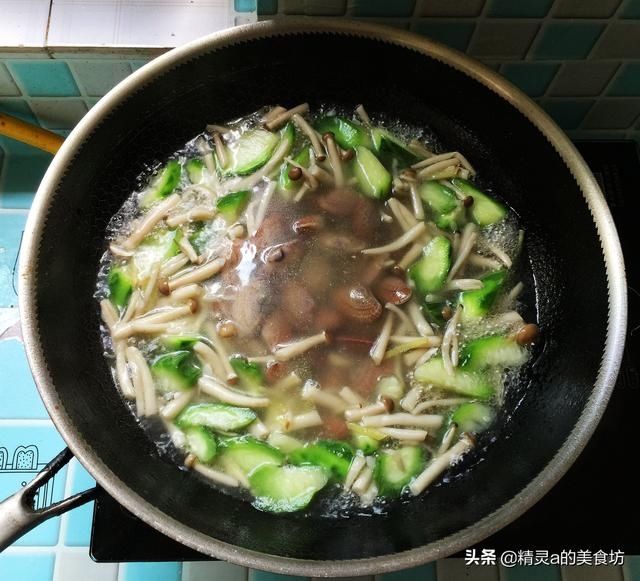 汤水|对付秋燥必喝的汤,3样食材煮一锅,清甜鲜美,好喝无负担身体棒