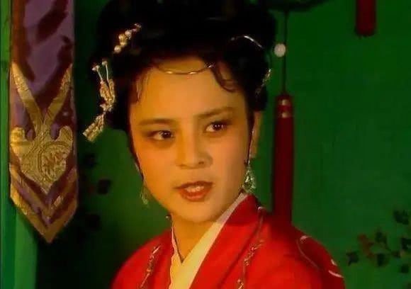 抄检!抄检大观园,爱挑礼的黛玉没反应,探春激烈反抗,宝钗搬走了,这是为什么?