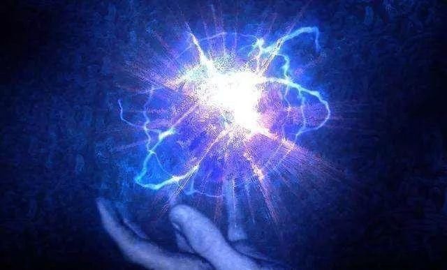 一群科学家苦苦探索寻找暗物质失败,却意外发现了大量黄金