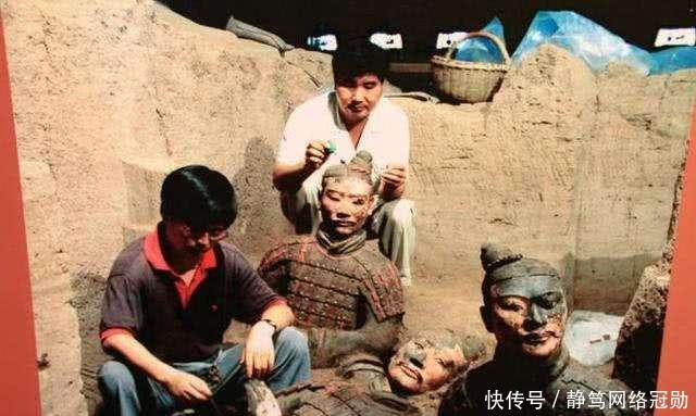 坚毅|秦始皇兵马俑刚出土时的“彩照”:色彩斑斓,目光坚毅,宛如真人