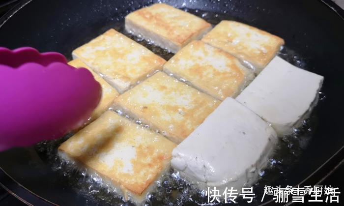 老豆腐|秋天最该吃此道菜,一煎一蒸就上桌,又香又解馋,营养好吃不上火
