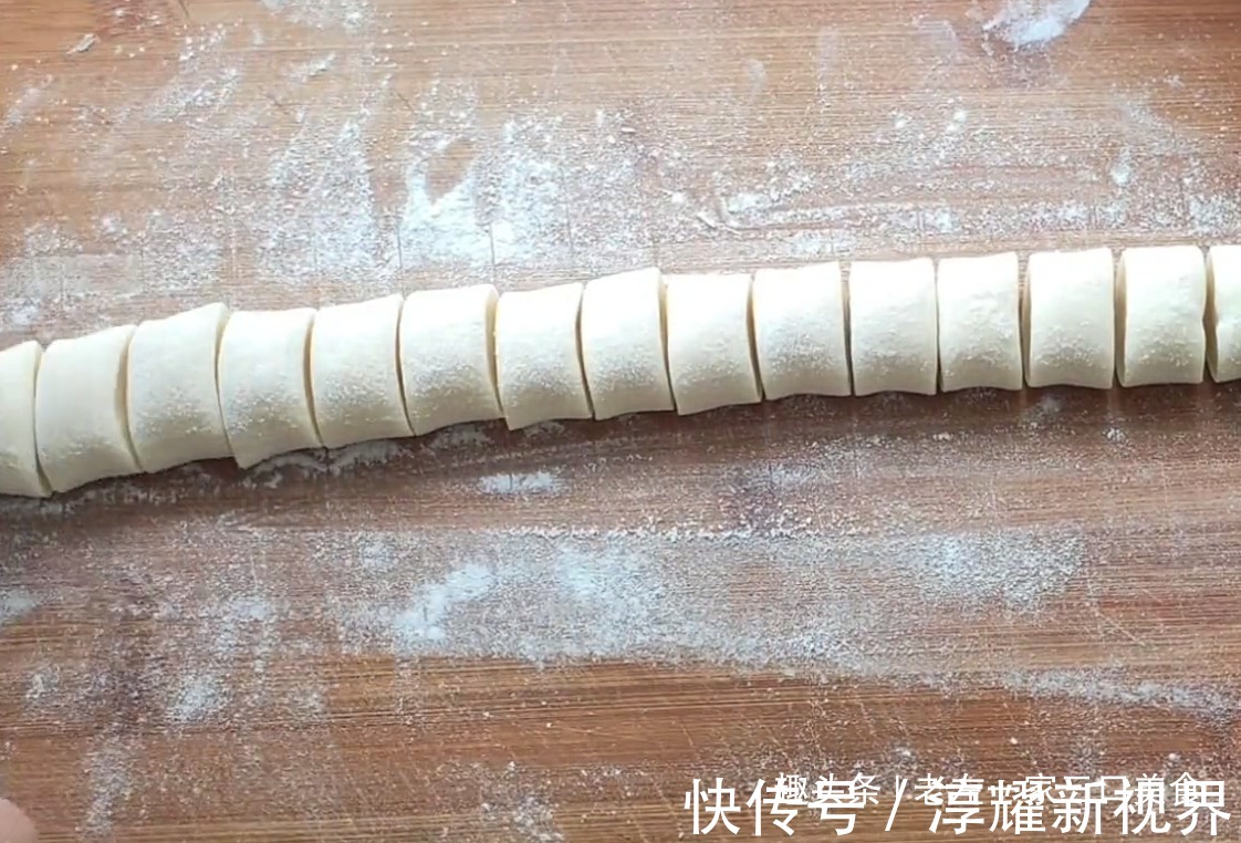 孩子|不用发面，一次醒发成型的奶香小馒头做法，一口一个，孩子超喜欢