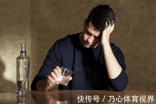 血管狭窄|医生忠告：不想被中风缠上，晚上坚持“2多3不要”，中风远离你