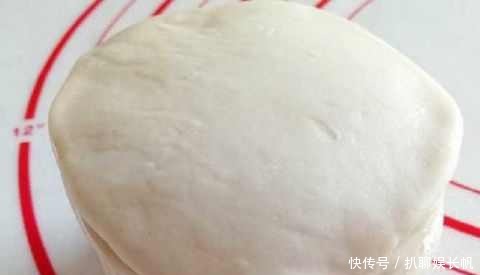 面皮|夏天饺子皮在我家这样吃 上锅一蒸就能吃 鲜香解嫩比凉皮香