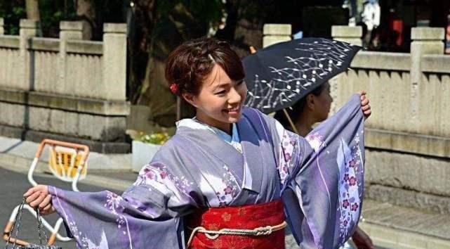 逃进|二战,一个日本五口之家逃进中国原始森林,40年后变什么样了