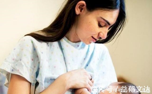 睡着|宝宝喜欢“边吃边睡”的模式,一放下就醒,究竟为啥原因太暖心!