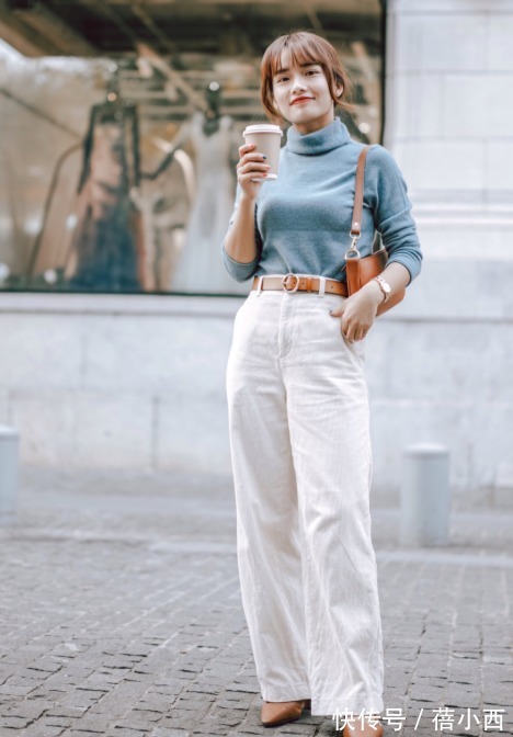 浅色系 新年穿搭怎么能没有高领衫?建议你这样穿,走亲访友别人都夸你美