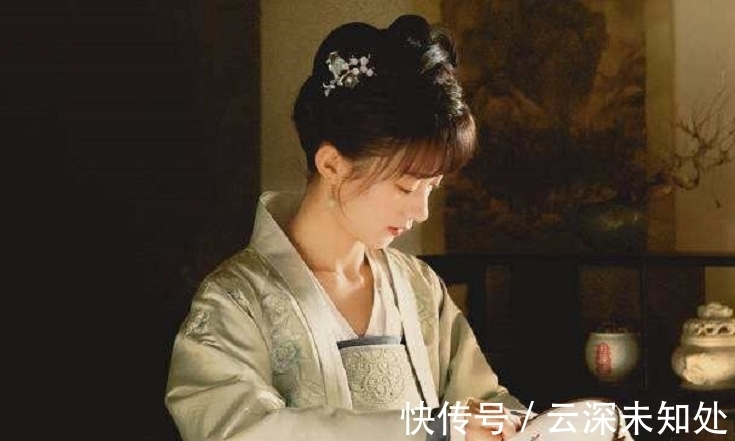 古代人$李清照少不知愁,酒后寻欢写下第一首词,现在已是女孩学坏的借口