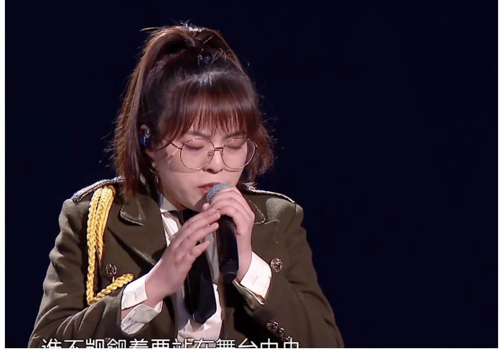 小二班|“小二班”首战失利，铁柯楠演唱让导师热泪盈眶，无奈得分太低