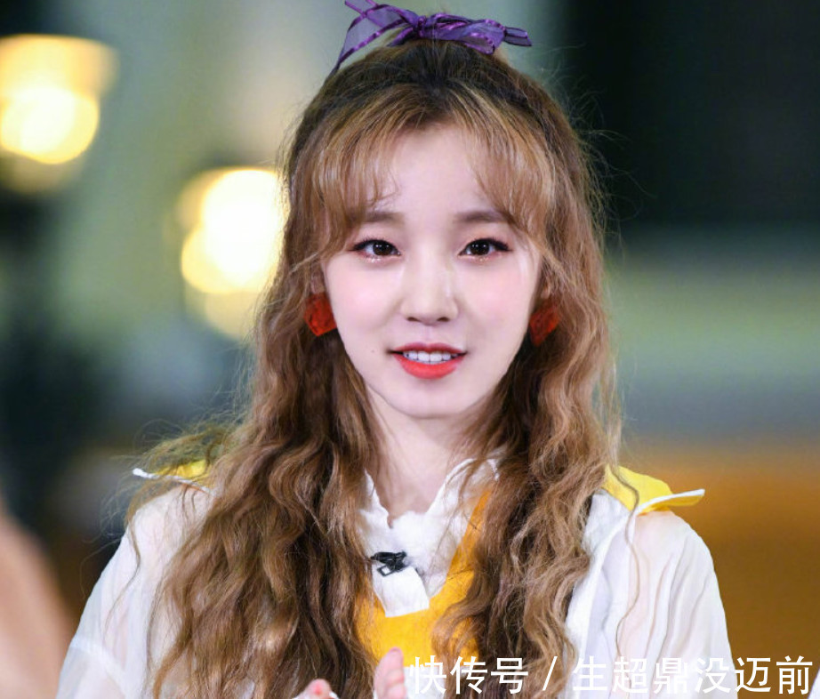 宋祖儿|《跑男》新晋卑微女嘉宾,被喊错名字也不吭声,一直角落里赔笑