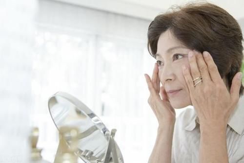 内切法|眼袋堪称“年龄播报机”!年过50岁之后,这个手术可以去除