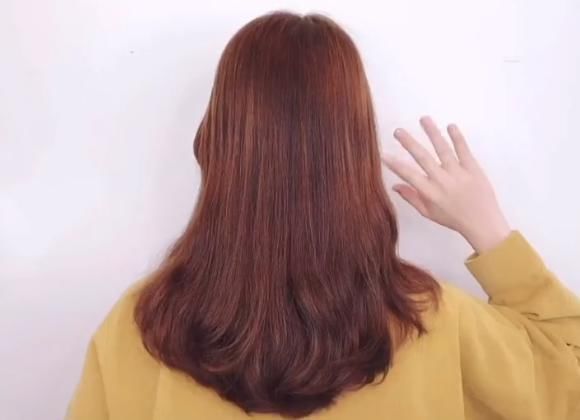 女学生编完仙女款发型后,给人感觉格外清爽,网友:真的成仙女了