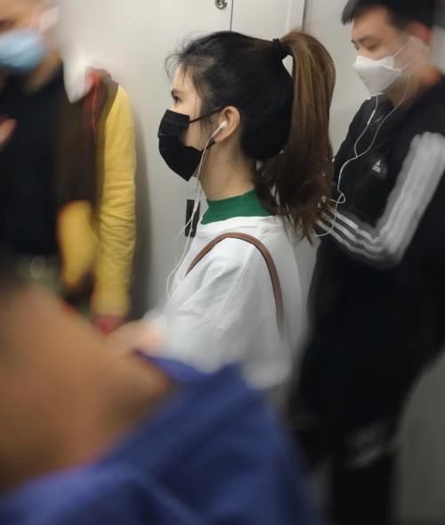 女生|原来，学生时期同样是素颜却有很多异性缘的女生，都有这5个特点