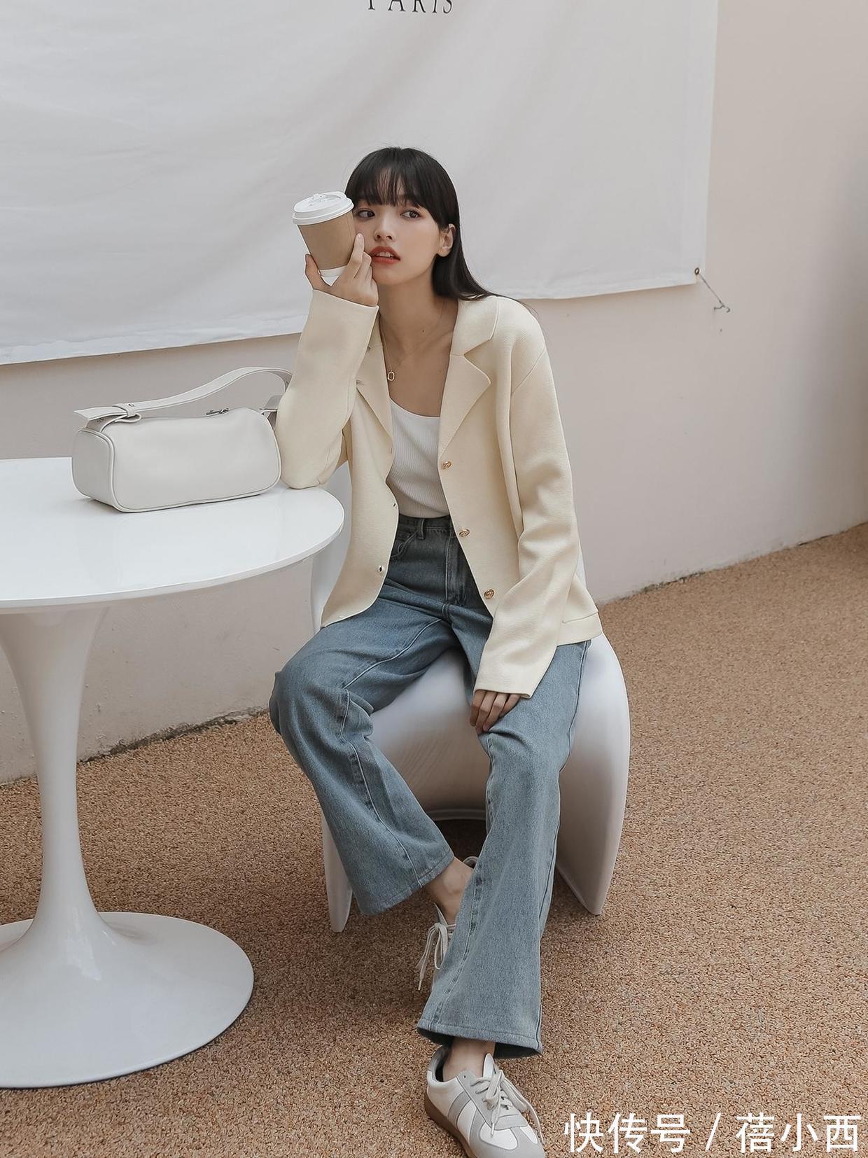 女生|早秋穿搭不发愁,用这4件衣服做外搭,减龄又时髦瞬间做气质女生