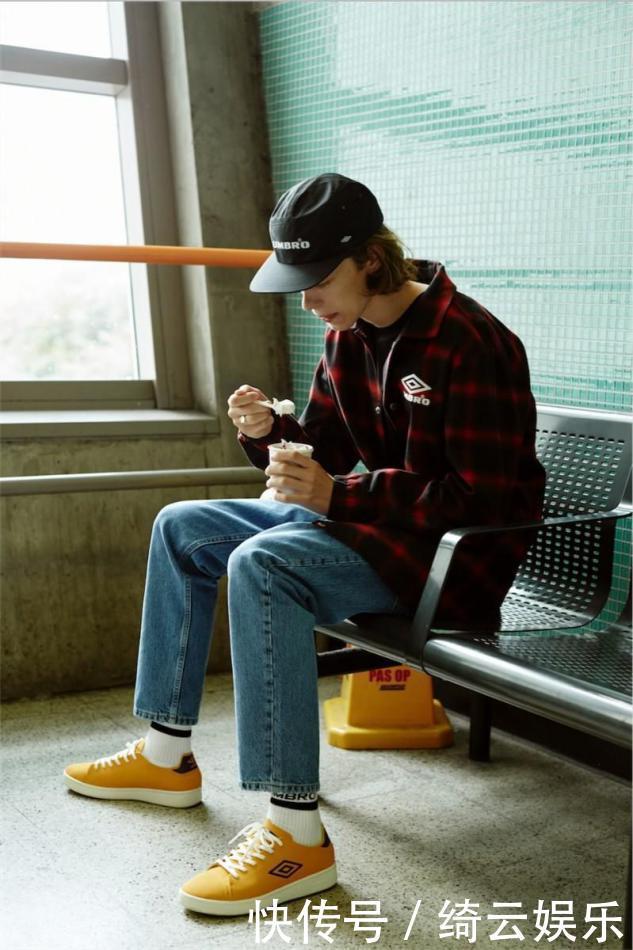 穿好2021流行色，比别人先时髦一步，这4款黄色单品不要错过