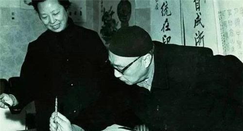 垃圾堆|他清理垃圾堆,却捡到一张“肚子疼”请假条,珍藏3年成镇馆之宝