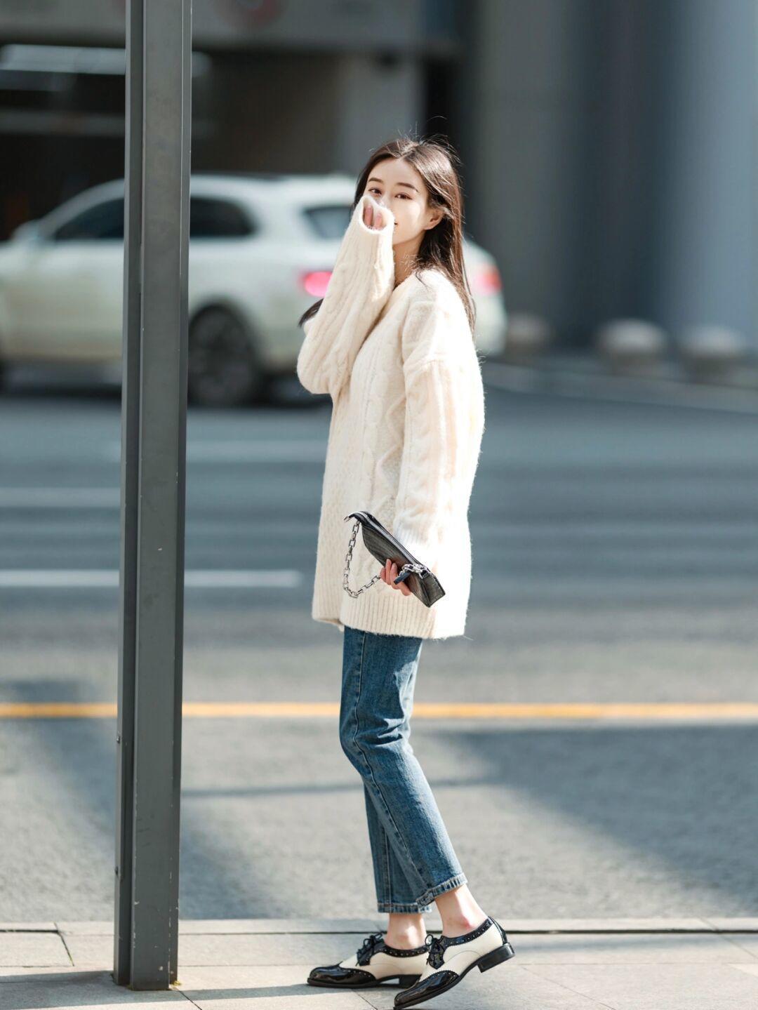 身材 哪怕你没有身材上的焦虑,也别穿紧身衣,这4款毛衣够你用