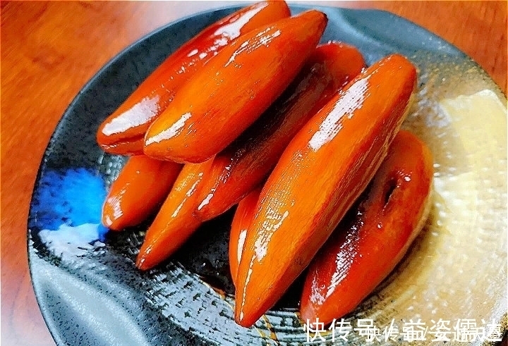 红薯别再煲粥了，教你新做法，一次3个不够吃，用来哄孩子最合适