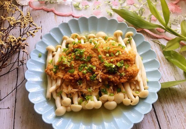 家人|海鲜菇此做法,家人抢着吃,蒜香浓郁,味道鲜美