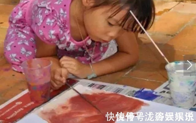 女儿|5岁女儿去兴趣班,回来不对劲,画了两张画后,父母立马报警!