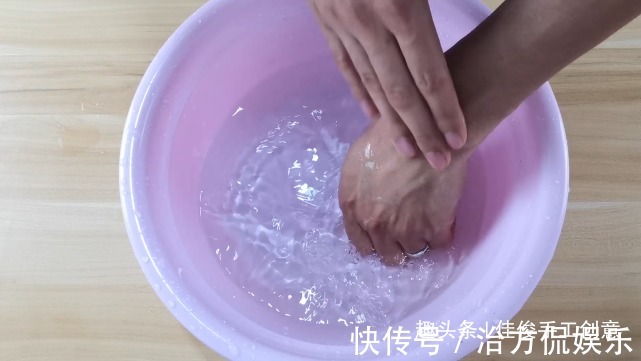 混合|蜂蜜加上小苏打混合一起用,聪明的女士都喜欢,解决很大的难题!