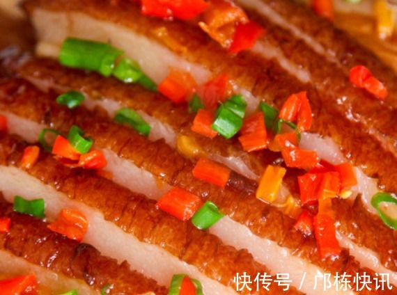 “扣肉界大佬”,咸香软糯入口即化,比红烧肉好吃,吃一次馋十次