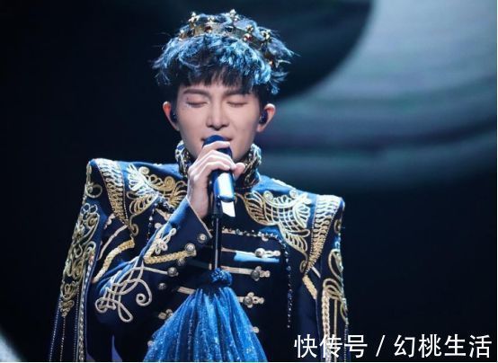 画绢!周深因为实力较为强大,共情能力强受众面广,路人粉是很多的