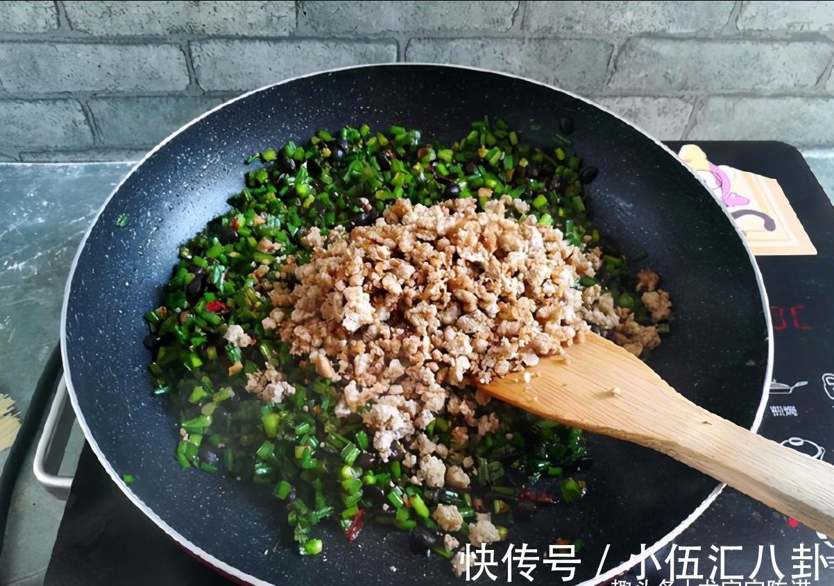 龙宝|秋天吃饭没食欲，遇到这菜千万别放过，老公几天不吃就馋