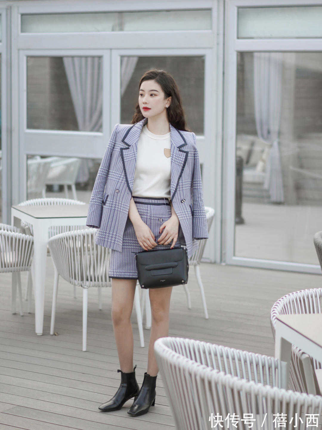 高跟鞋 开春不会穿?选择这4条半身裙就够了,简约高级还时髦,照穿就行