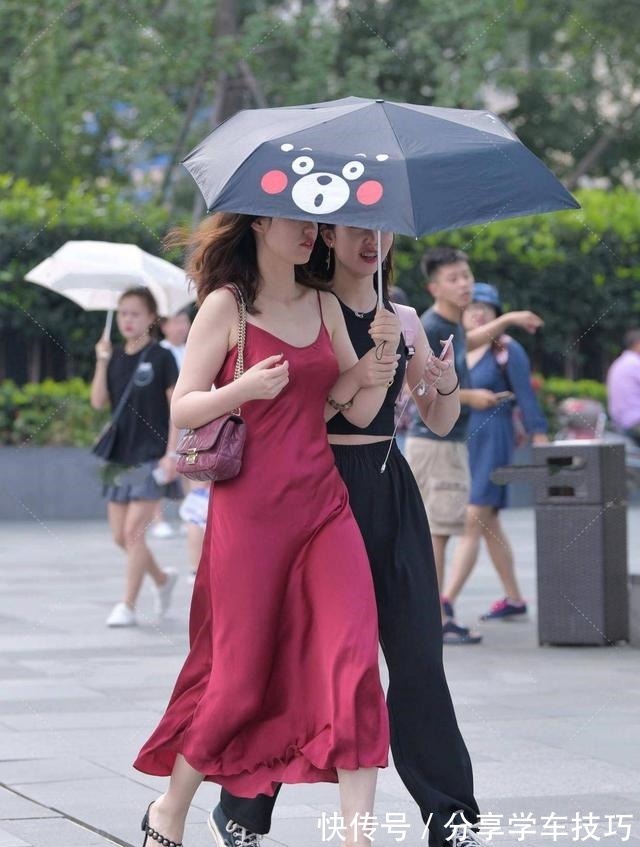 礼服 展示气质的礼服,真丝质感高级又时尚,气势恢宏!