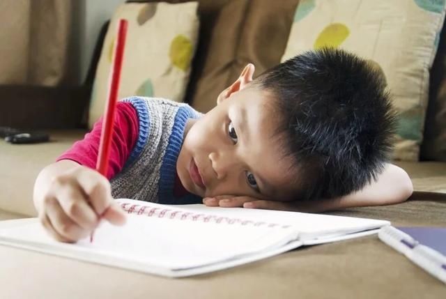 长高|孩子几点睡觉最好?要想孩子长高,抓住黄金睡眠时间,父母别忽视